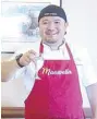  ??  ?? Chef RJ Garcia of SMPFCC at the breakfast buffet of San Miguel Pure Foods’bestsellin­g all-time favorites
