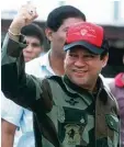  ?? Foto: afp ?? 1989 jubelte Noriega, als ein Putsch ge gen ihn fehlschlug. Doch kurz darauf setzten ihn US Truppen fest.