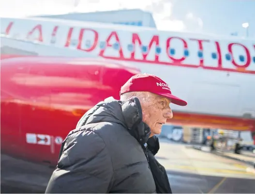  ?? AP ?? Desde el hospital, lauda negociaba la venta de su aerolínea cuando colapsaron sus pulmones y debió ser trasplanta­do