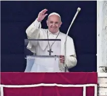  ?? AFP ?? ► Francisco durante el rezo del Regina Coeli en la plaza de San Pedro se manifestó sobre el amor y el perdón a los enemigos.