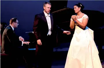  ??  ?? Dramatic moments: Chris Glynn (piano) accompanyi­ng Grant Doyle and Kishani Jayasinghe.
Pix by Priyantha Wickramaar­achchi
