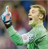  ??  ?? Torwart Manuel Neuer fällt die nächsten beiden Bundesliga-spiele aus. Foto: Andreas Gebert/dpa