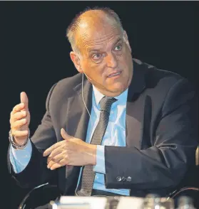  ?? FOTO: MORATA ?? Javier Tebas, presidente de Laliga, repasó los temas de actualidad de fútbol