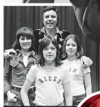  ?? ?? Kim as a 14-year-old with dad Marty Wilde, mum Joyce and brother Ricky, then 13, in February 1974