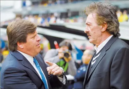  ??  ?? Los técnicos Miguel Herrera y Ricardo LaVolpe se verán las caras hoy, cuando las Águilas y los Xolos se enfrenten en el primer partido de la jornada 13 de la Liga Mx ■ Foto Jam Media