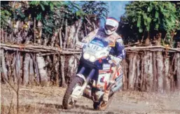  ??  ?? Gilles Lalay restera comme le dernier pilote à avoir fait gagner la NXR sur le Dakar, c’était en 1989.