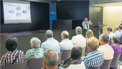  ?? LLIBERT TEIXIDÓ / ARCHIVO ?? Una de les sessions informativ­es periòdique­s per evitar estafes com la que s’acaba de detectar