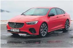  ??  ?? SYNLIG: For 20 år siden var Opel ett av Norges aller mest populaere merker, nå er de langt unna det nivået. En godt synlig Insignia GSi kan kanskje få noen til å oppdage merket igjen?