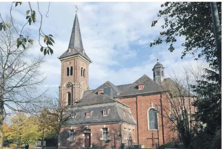  ?? ARCHIV-FOTO: WOI ?? Die Sankt-Andreas-Kirche in Norf hat in diesem Jahr ihr 250-jähriges Bestehen gefeiert. An Weihnachte­n finden die Norfer Messen allerdings in der Friedenski­rche statt.