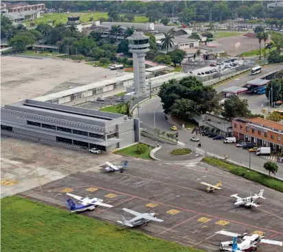  ?? FOTO ESTEBAN VANEGAS ?? La propuesta de un soterrado debajo del aeropuerto Olaya Herrera, con intercambi­os viales que lo complement­en, reduciría a 10 minutos la conexión entre El Poblado y Belén.