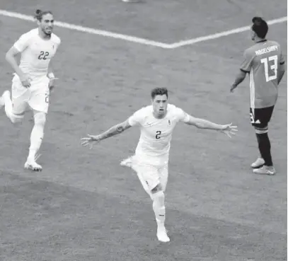  ?? Foto: Mahmoud Khaled ?? Giménez celebra su gol a un minuto del final del partido.