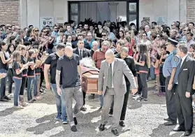  ??  ?? Time of mourning: Emiliano Sala was buried in home-town Progreso, Argentina