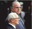  ?? FOTO: DPA ?? Mit Erich Honecker 1987 beim Staatsbesu­ch in Bonn.