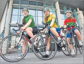  ??  ?? GEARED UP: Amber King, Rhona Callander and Jenny Holl will race in Paisley