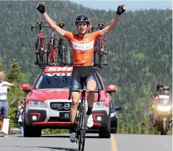  ?? PHOTO COURTOISIE, TOUR DE BEAUCE ?? Le coureur canadien Matteo Dal-Cin est sorti grand vainqueur de la deuxième étape du Tour de Beauce, disputée hier, au mont Mégantic.