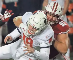  ?? MARK HOFFMAN / JOURNAL SENTINEL ?? UW defensive end Matt Henningsen has recovered from a torn biceps suffered last season and is participat­ing in spring practice.