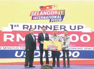  ??  ?? KOMPETITIF: Wangi Lai PLT menerima hadiah tempat kedua pada pertanding­an Selangor Internatio­nal Pitch di Kuala Lumpur baru-baru ini.