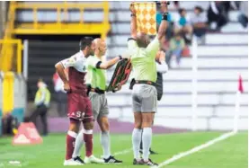  ?? JOSÉ CORDERO ?? Jairo recibió ayer el permiso de jugar y ayer mismo debutó.