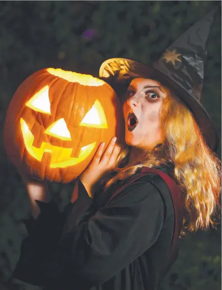  ?? Picture: REGI VARGHESE ?? Jemima Secomb, 8, dressed as a witch for Halloween.