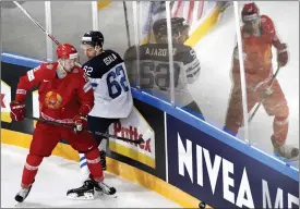  ?? FOTO: LEHTIKUVA/VESA MOILANEN ?? FöRSTA MåLET. Oskar Osala sköt sitt första VM-mål då han satte 2–0 mot Vitrysslan­d.