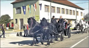  ??  ?? Danas se sajam održava svakog 19. u mjesecu, s tim da je prve subote u mjesecu otkup stoke