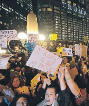  ?? PAUL BEATY / AFP ?? Manifestac­ión contra la elección de Trump en Chicago