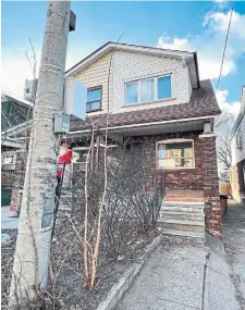  ?? REALTOR.CA PHOTOS ?? Real estate agent Othneil Litchmore says it’s easier to pick a lower sale price and allow the market to dictate where it ends up.