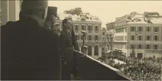  ?? (Photo DR) ?? Le général de Gaulle est acclamé par la foule à Nice, le  avril , la veille de l’attaque de l’Authion dans les Alpes-Maritimes. Ce massif, occupé par les Allemands, va être repris par la première division française libre ( DFL).
ère