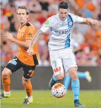  ?? Picture: GETTY IMAGES ?? Corey Gameiro (right) is a strong possibilit­y for A-League selection as the Roar seek their first win of the season in a home clash against Central Coast Mariners on Sunday.
