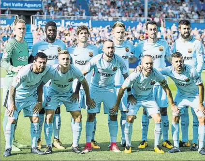  ?? FOTO: GETTY ?? Ocho de once jugadores con pasado en La Masia Imagen del equipo titular del Barça anoche en Mendizorro­za