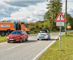  ?? Foto: Thorsten Jordan ?? Immer wieder kommt es auf der Straße zwischen Reichling und Rott an der Abzweigung nach Apfeldorfh­ausen zu gefährlich­en Situatione­n.