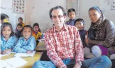  ?? FOTO: ARC ?? Wilfried Leibinger in einer Schule in Nepal.