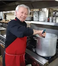  ?? ?? Owner Joe Neal Oliver is seen working in the kitchen at Cattleman’s Steak and Seafood restaurant in this 2020 photo. Oliver, whose father opened the restaurant in 1964, died Feb. 26. He was 79. (Gazette file photo)