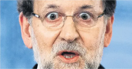  ??  ?? Der Druck auf Spaniens konservati­ven Regierungs­chef Mariano Rajoy steigt nach Verurteilu­ngen in seinem Umfeld wegen Korruption.