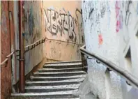  ?? Fotos: Heike Thissen ?? Der Name der Augsburger Gasse „Butzenberg­le“ist wohl aus einer Ver‰ schwäbelun­g des italienisc­hen Nachnamens Pozzo entstanden.