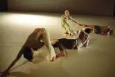  ??  ?? Prima nazionale La coreografi­a di Simona Bertozzi