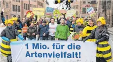  ?? FOTO: DPA ?? Initiatore­n und Unterstütz­er des Volksbegeh­rens Ende Januar in Nürnberg.