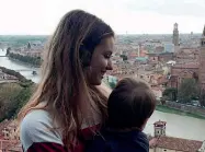  ?? ?? A Verona
Una bellissima foto di Carol Maltesi a Verona dove è rimasto a vivere il suo figliolett­o di soli sei anni avuto da una precedente relazione