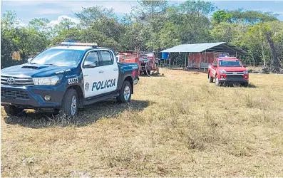  ?? Carlos Barragán Solís/ El Siglo. ?? El hallazgo del cuerpo de Cristofer ocurrió en un camino desolado que conduce de la playa el Uverito.