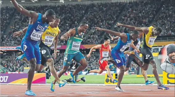  ?? FOTO: AP ?? Justin Gatlin, primero por la izquierda, durante la final de 100 metros lisos del pasado Mundial de Londres en el que derrotó a Christian Coleman y al gran favorito Usain Bolt