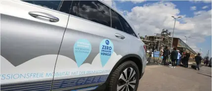  ?? BLOOMBERG ?? A Mercedes-Benz hydrogen powered hybrid car. Europe is pinning its green hopes on hydrogen in an unpreceden­ted economic overhaul that aims for the region to reach climate neutrality by 2050