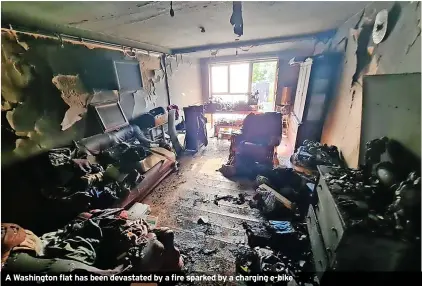  ?? ?? A Washington flat has been devastated by a fire sparked by a charging e-bike