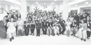  ?? ?? MANTAP: Pendidik muzik dan guru dari pelbagai bahagian di Malaysia dan Sarawak berkumpul untuk Bengkel Koir Koir Sarawak pada Januari lalu anjuran KCS.