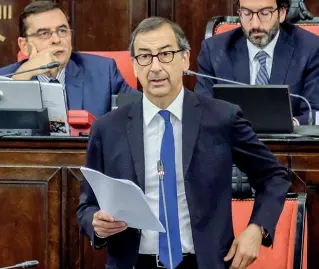  ??  ?? L’intervento Il sindaco Giuseppe Sala davanti ai consiglier­i comunali per il suo primo discorso in Aula