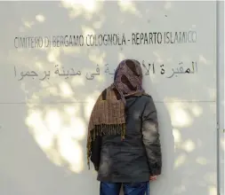  ??  ?? Via per Azzano Il reparto cimiterial­e speciale islamico è stato realizzato dal Centro Culturale Islamico di via Cenisio