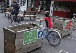  ?? ?? Eco row: Controvers­ial roadblocks in Southwark, London