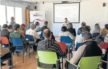  ?? ?? Una de las sesiones de los talleres de empleo de Valentia.