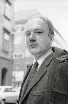  ??  ?? „Ich hätte auch Nürnberg sagen können . . .“: Über Städte zog Thomas Bernhard (hier in einer Aufnahme von 1970) gerne vom Leder.