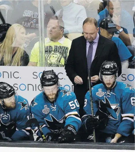  ?? ERIC RISBERG/ASSOCIATED PRESS ?? The San Jose Sharks and coach Peter DeBoer face a major task as they head into Game 5 of the Stanley Cup Final.