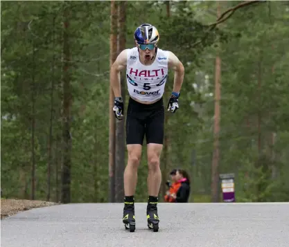  ?? FOTO: KIMMO RAUATMAA/LEHTIKUVA ?? ■ Iivo Niskanen tog FM-guld i 16 km klassisk stil. Arkivbild.